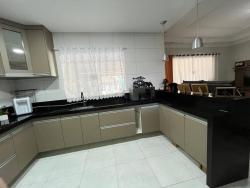 Casa para Venda em São José dos Campos - 2