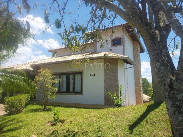 Casa para Venda em Paraibuna - 2