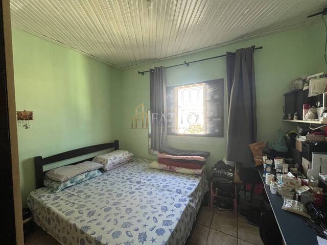 Casa para Venda em São José dos Campos - 4