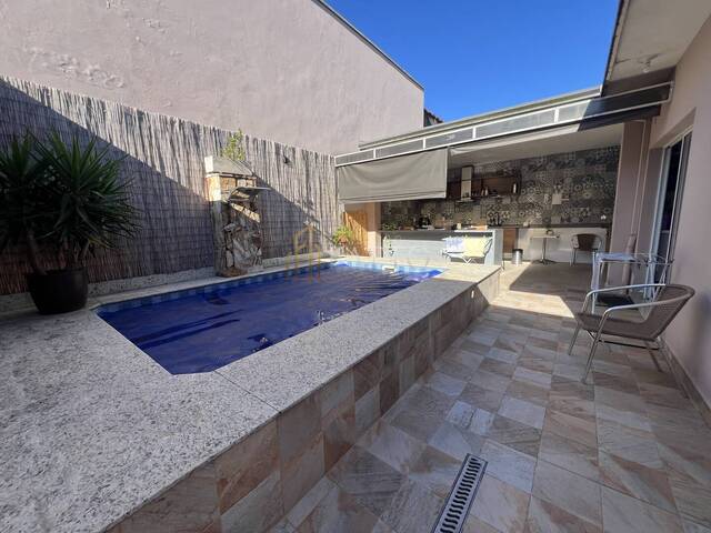 Casa para Venda em São José dos Campos - 3