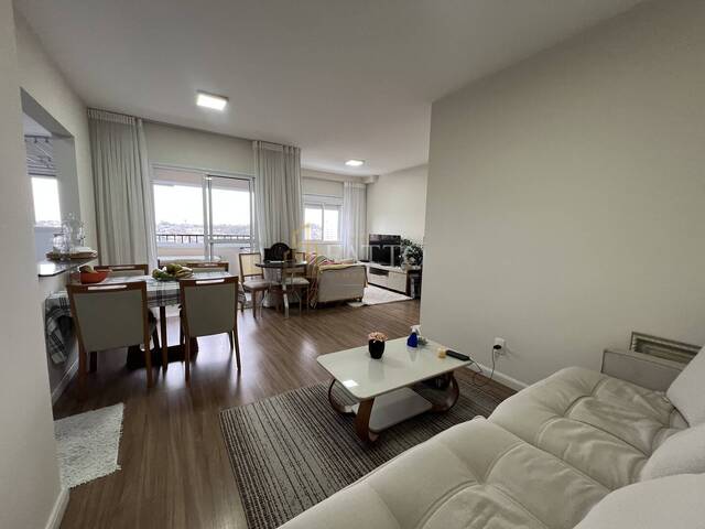 Apartamento para Venda em São José dos Campos - 2