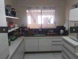 Casa para Venda em São José dos Campos - 4