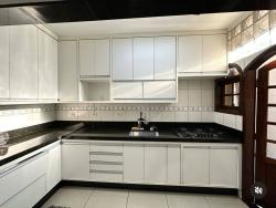 Casa para Venda em São José dos Campos - 4