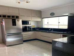 Casa para Venda em São José dos Campos - 4